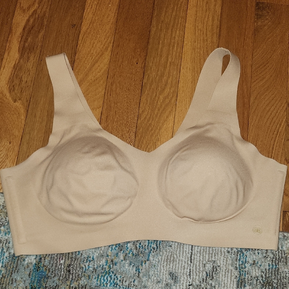 Elegant Tan Seamless Bra - Picture 6 of 6